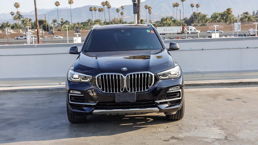 Used 2021 BMW X5 xDrive40i w/ Premium Package image 3