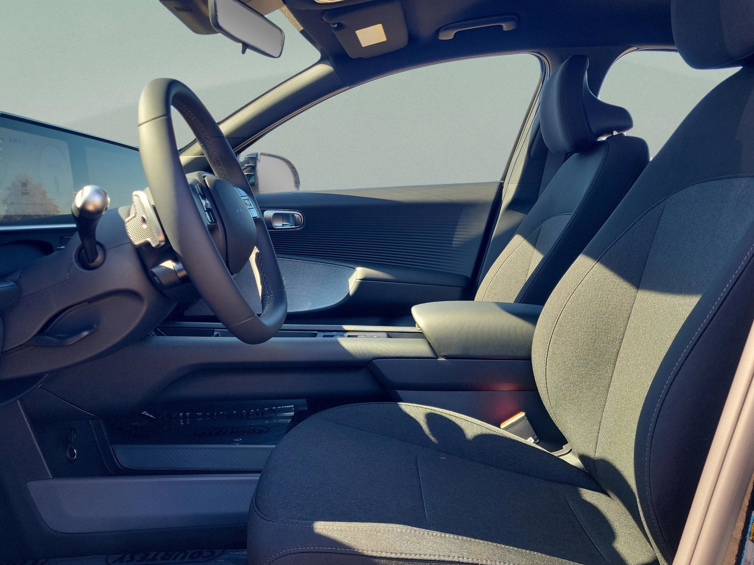 New 2025 Hyundai Ioniq 6 SE image 19