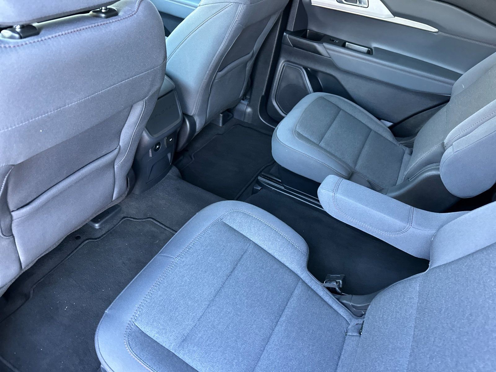 Used 2025 Ford Explorer Active image 11