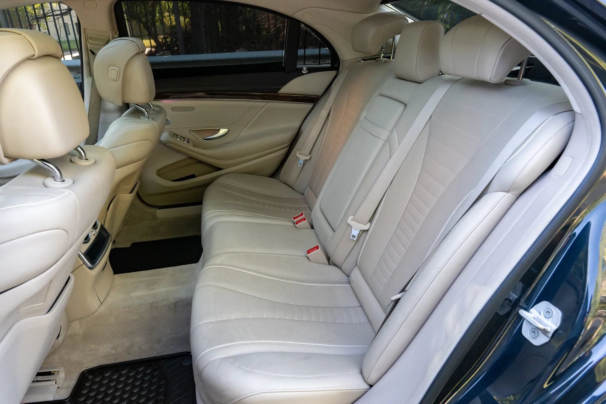 Used 2015 Mercedes-Benz S 550 4MATIC Sedan image 13