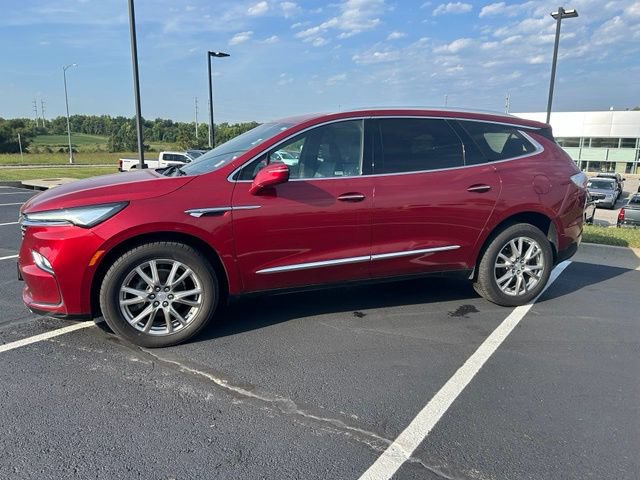 Used 2022 Buick Enclave Premium AWD/4WD image 3