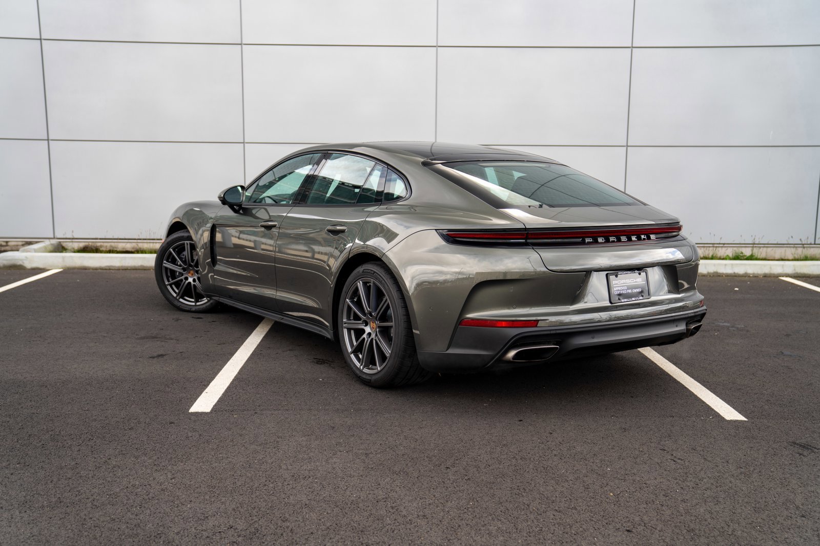 Certified 2025 Porsche Panamera video 3
