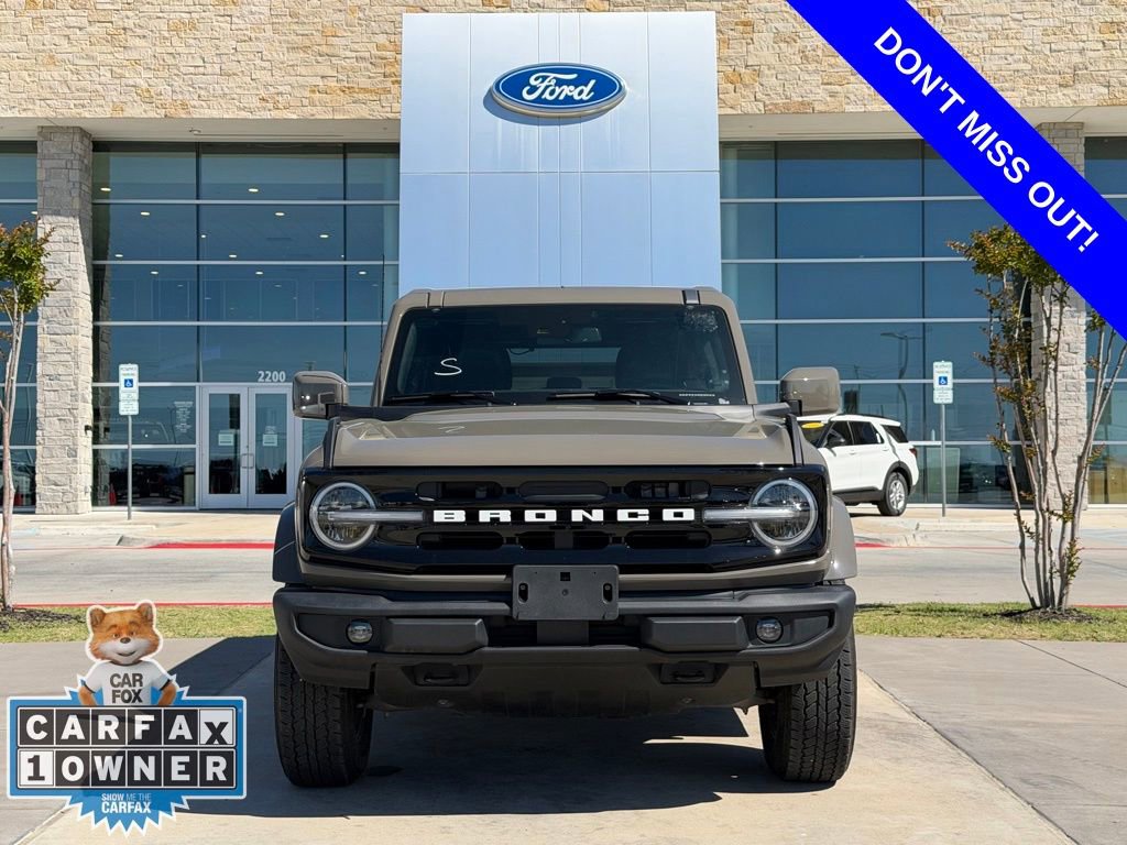 Used 2025 Ford Bronco Outer Banks image 2
