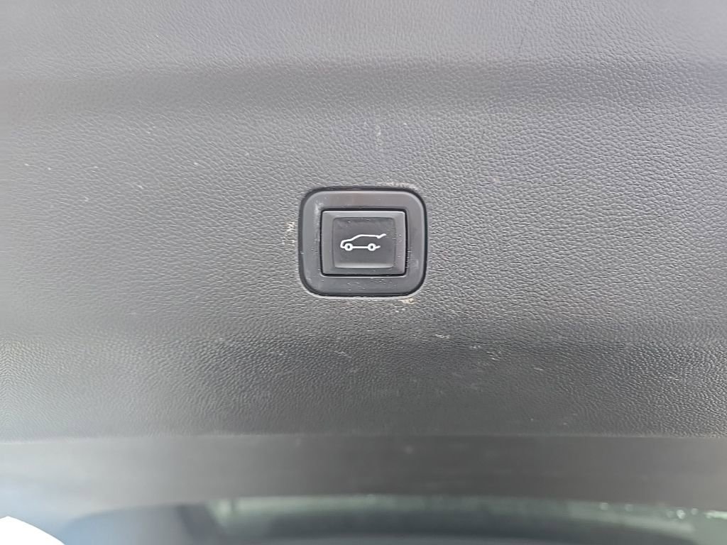 Used 2023 Chevrolet Tahoe LT AWD/4WD image 6