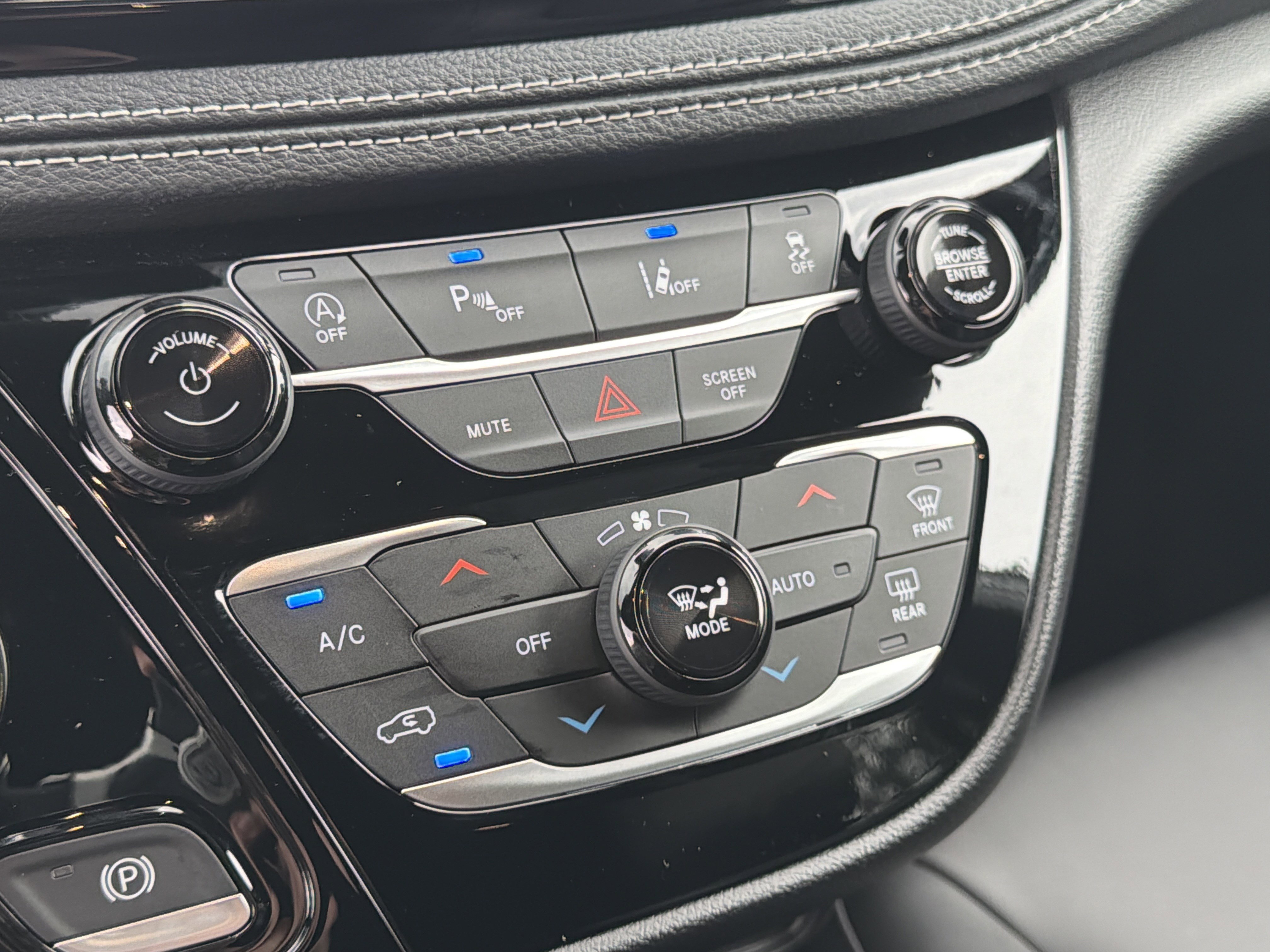 New 2027 Chrysler Pacifica Select FWD image 34