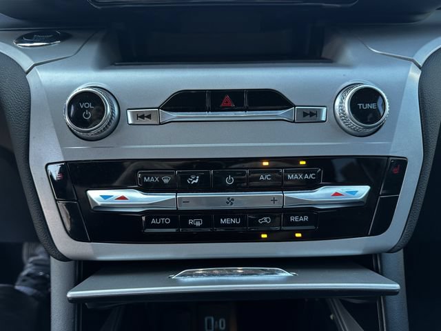 Certified 2023 Ford Explorer XLT AWD/4WD image 23