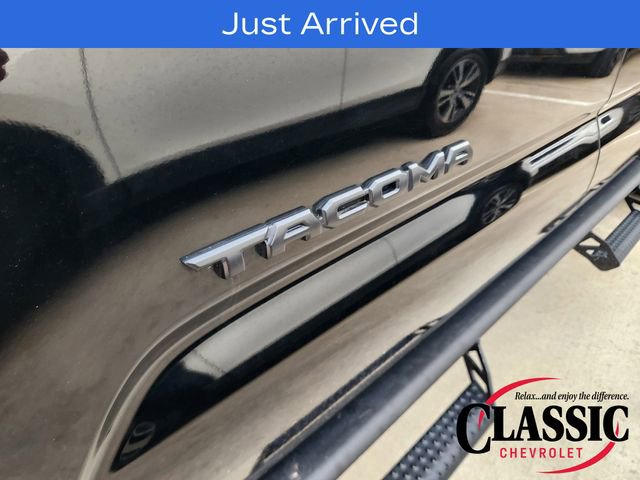 Used 2021 Toyota Tacoma TRD Off-Road w/ Technology Package AWD/4WD image 12