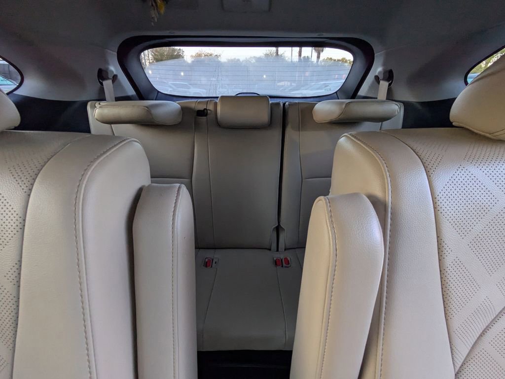 Used 2024 Toyota Highlander Platinum image 15