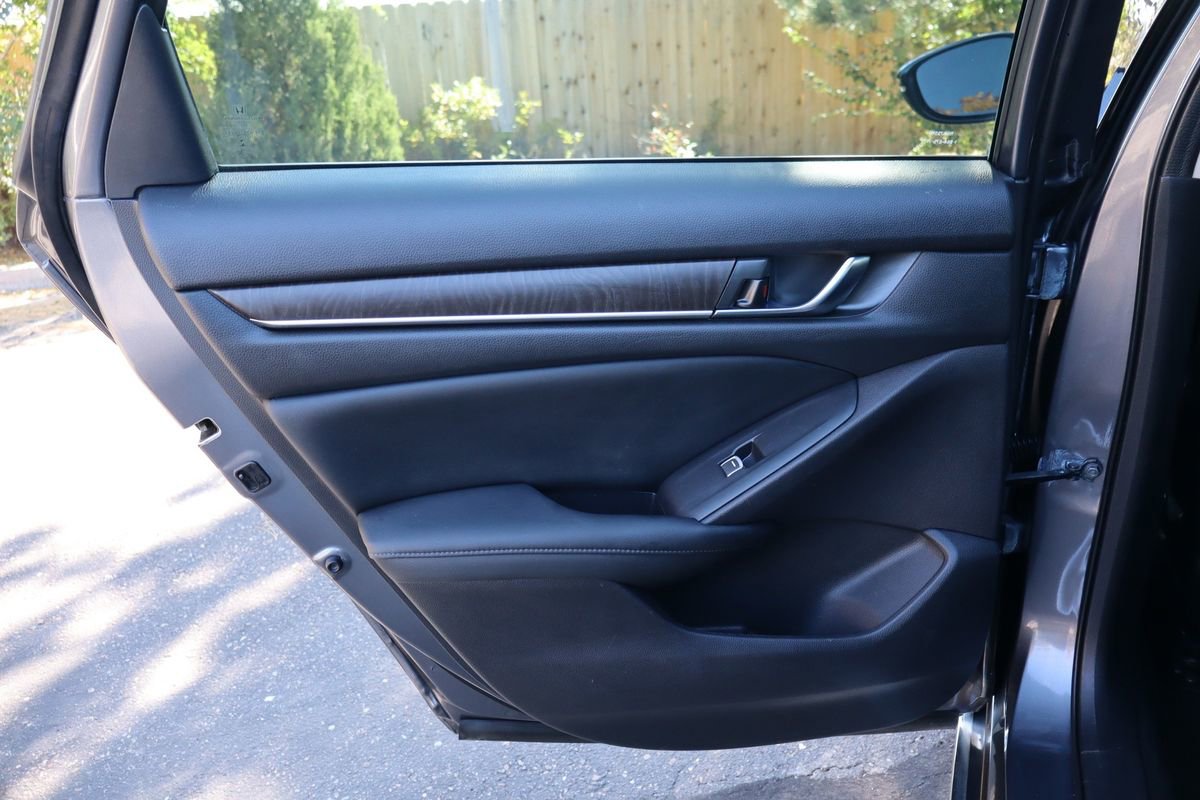 Used 2018 Honda Accord EX-L image 24