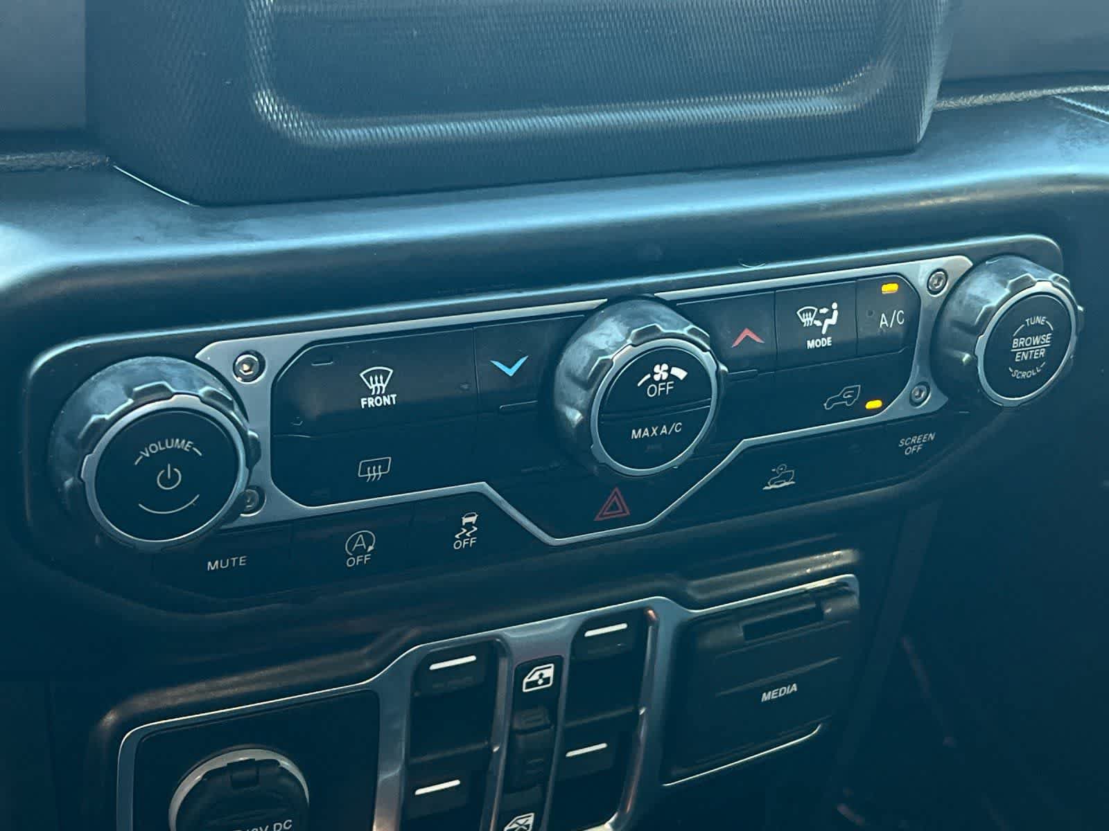 Used 2022 Jeep Wrangler Unlimited Sport AWD/4WD image 20