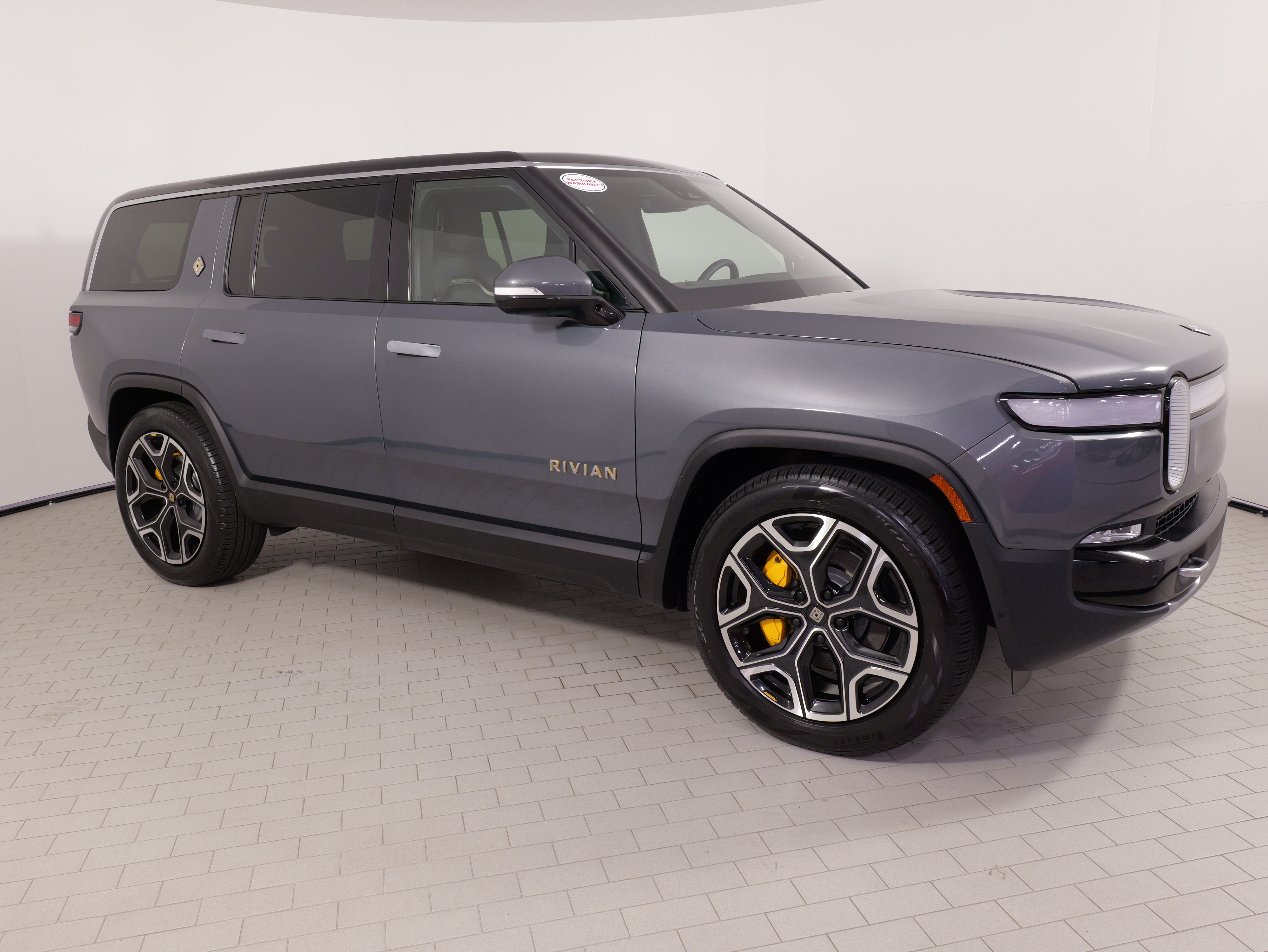 Used 2023 Rivian R1S Adventure AWD/4WD image 8