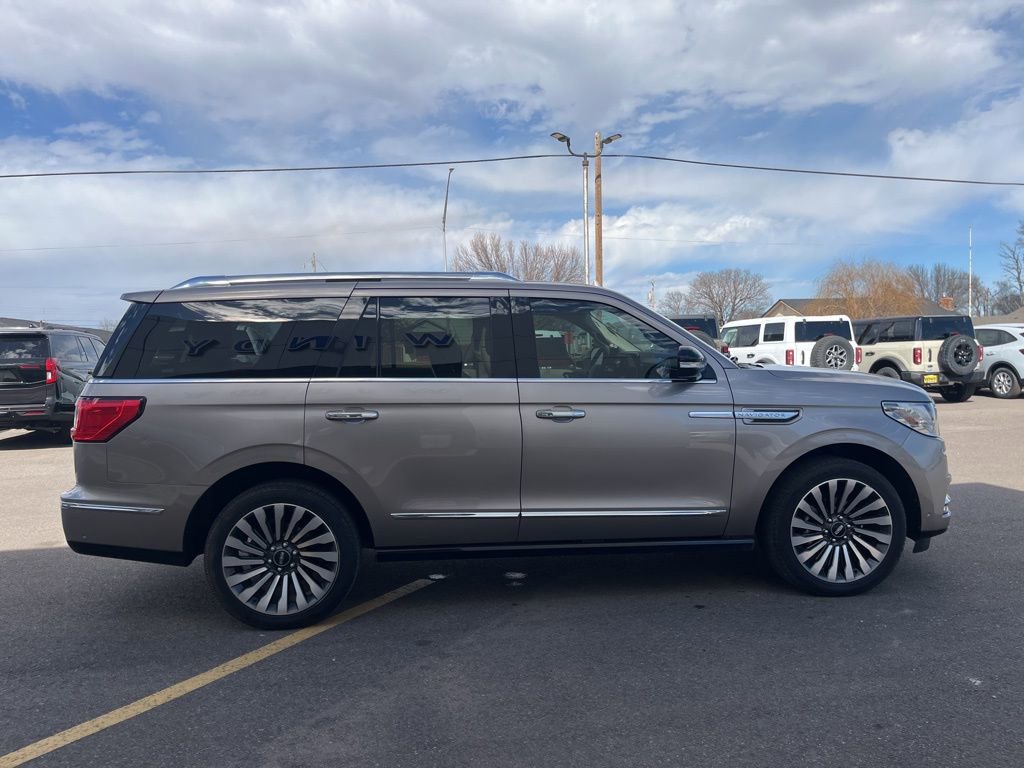 Used 2019 Lincoln Navigator Reserve image 6