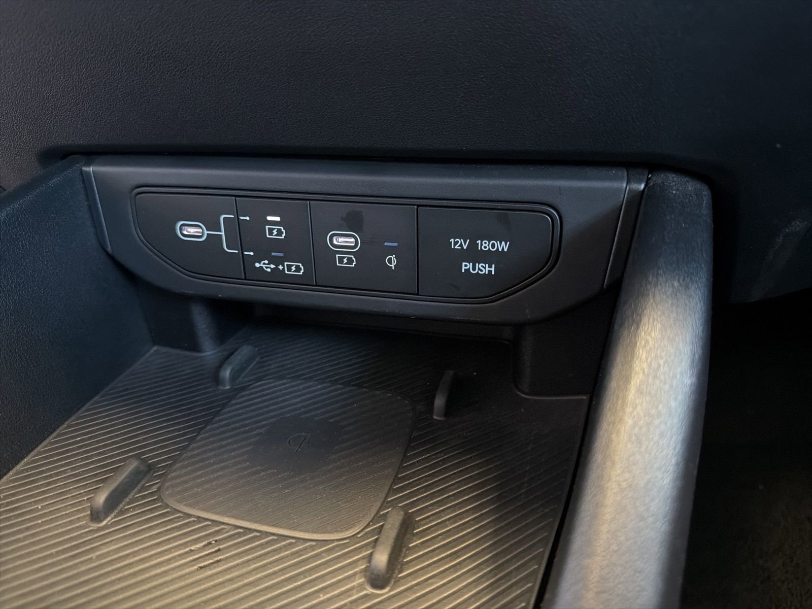 Used 2025 Kia K4 EX image 23