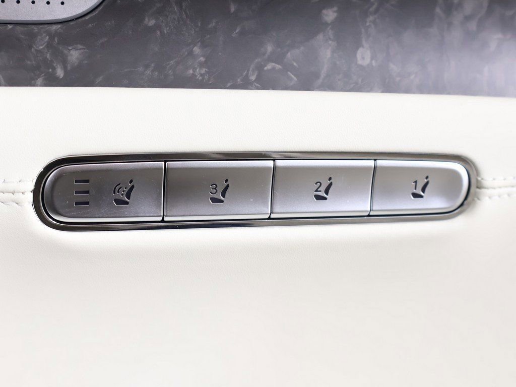 Used 2025 Genesis G90 3.5T image 51