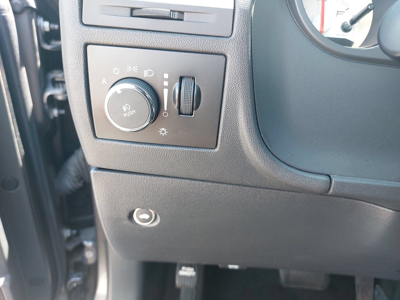 Used 2014 Dodge Challenger R/T RWD image 26