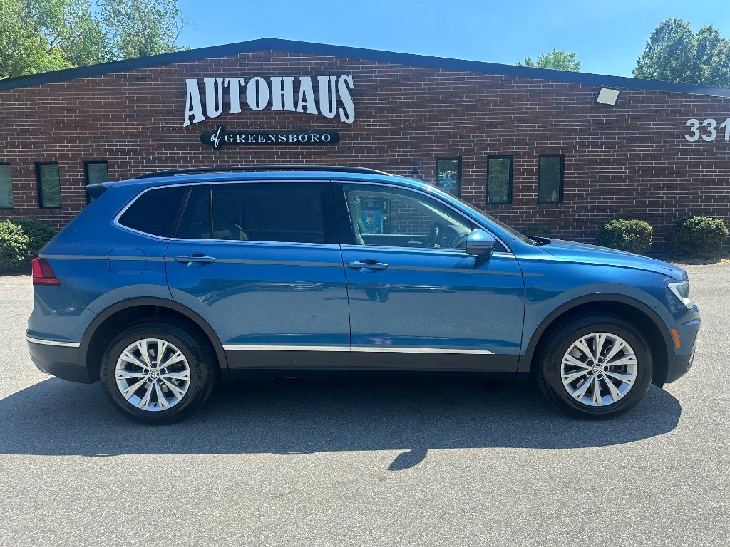 Used 2018 Volkswagen Tiguan SE w/ Panoramic Sunroof Package AWD/4WD image 8