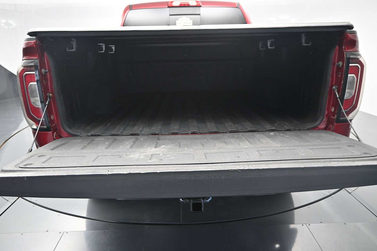 Used 2018 GMC Sierra 1500 SLT AWD/4WD image 7