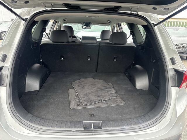 Used 2023 Hyundai Santa Fe SE image 9