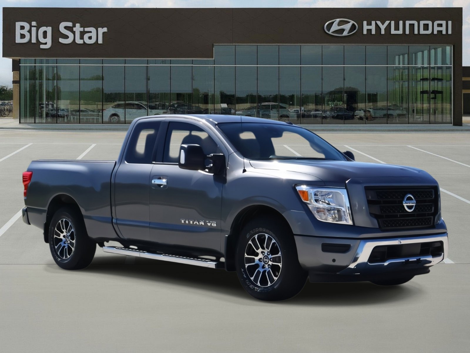 Used 2020 Nissan Titan SV w/ SV Convenience Package image 6