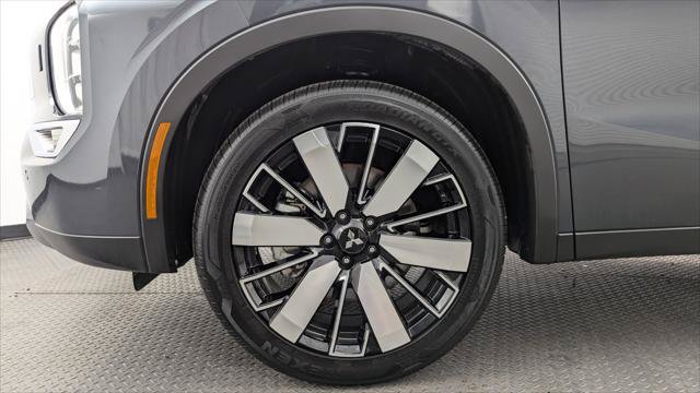 Used 2025 Mitsubishi Outlander SE AWD/4WD image 29