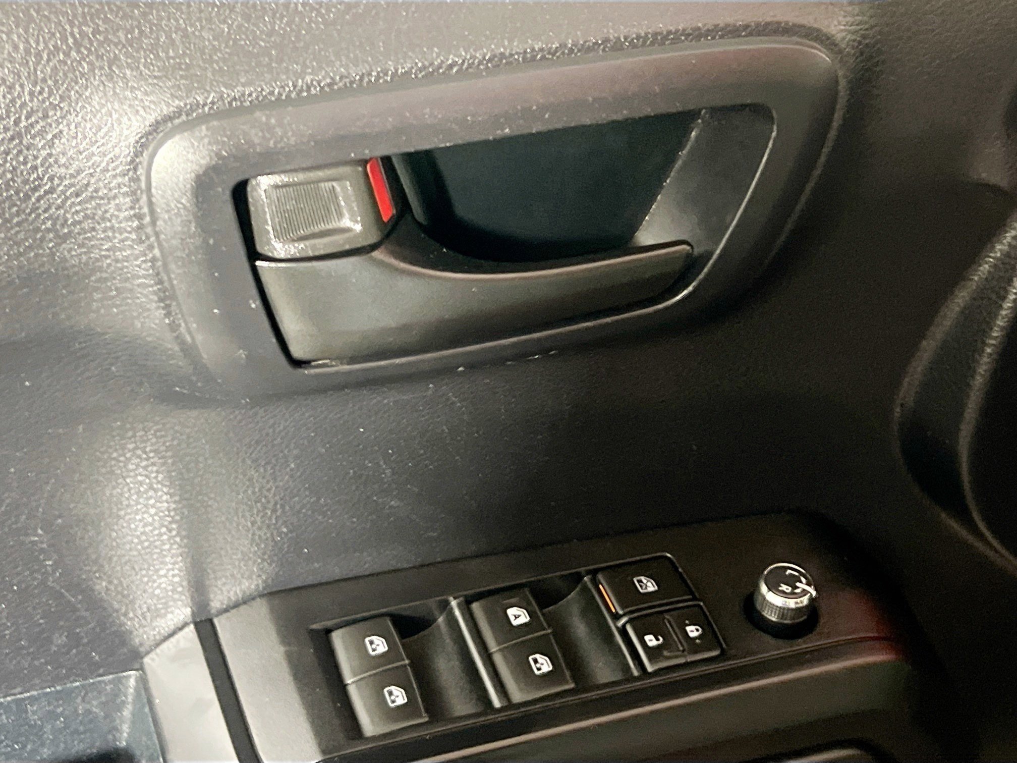 Used 2018 Toyota Tacoma SR RWD image 16