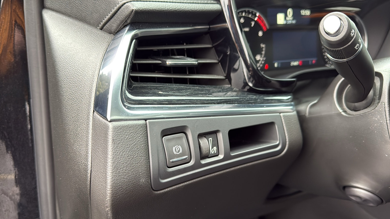 Used 2025 Cadillac XT5 Premium Luxury image 13