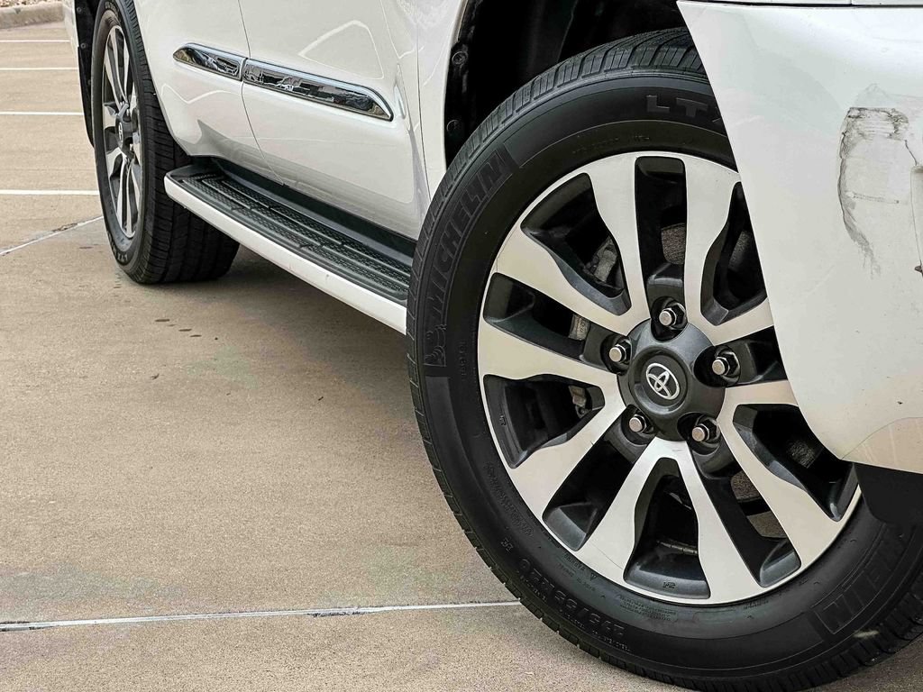 Used 2018 Toyota Sequoia Limited w/ Safety & Convenience Package RWD image 9