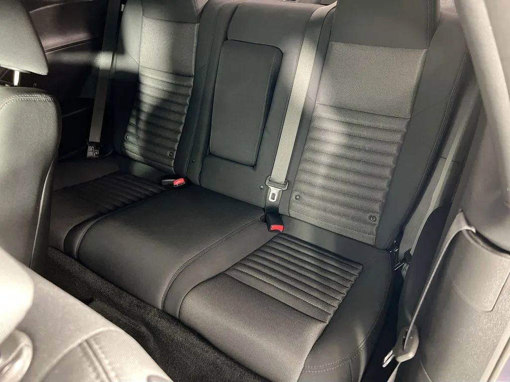 Used 2013 Dodge Challenger R/T image 22