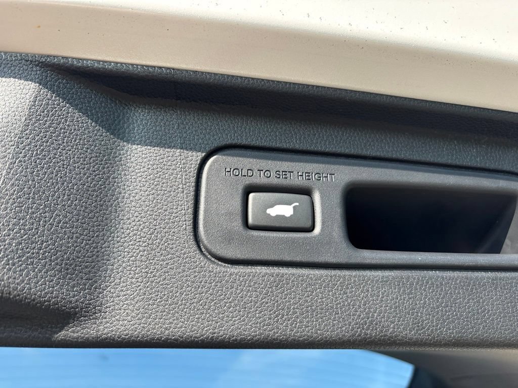 Used 2026 Honda Pilot Touring image 13
