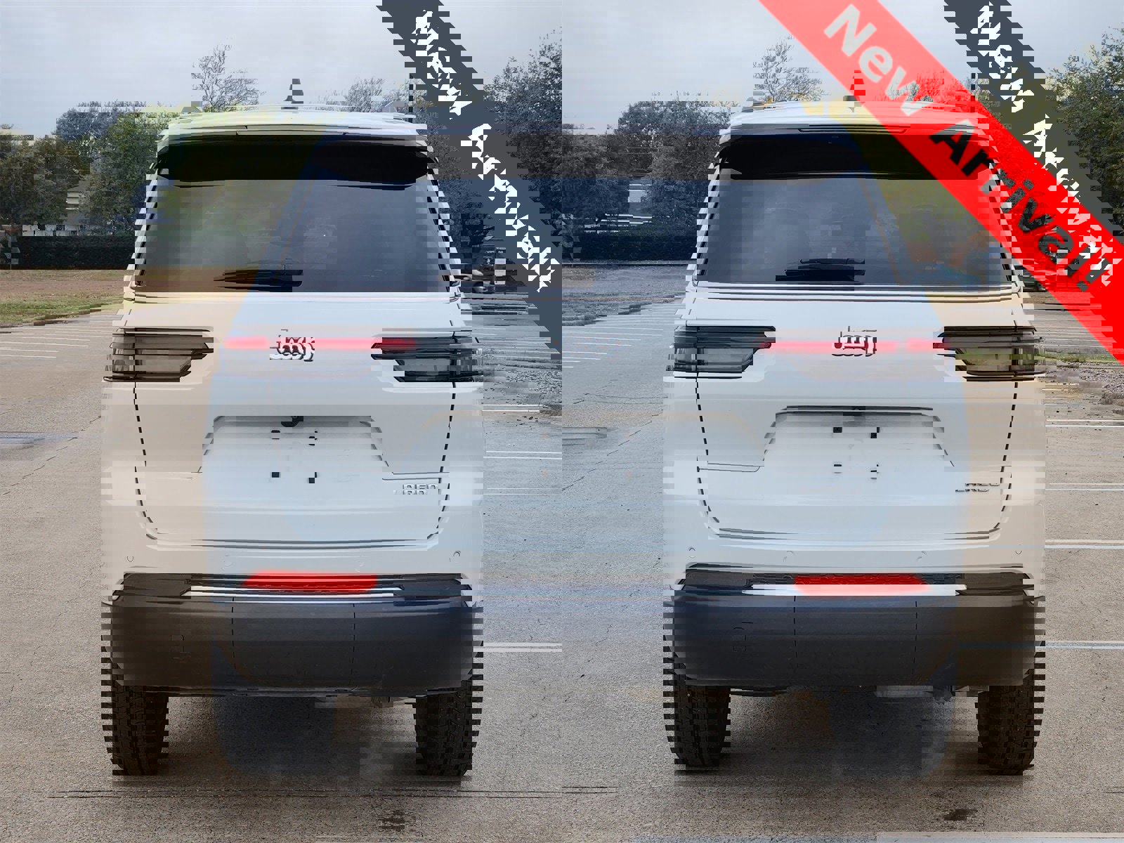 Used 2024 Jeep Grand Cherokee L Laredo image 5