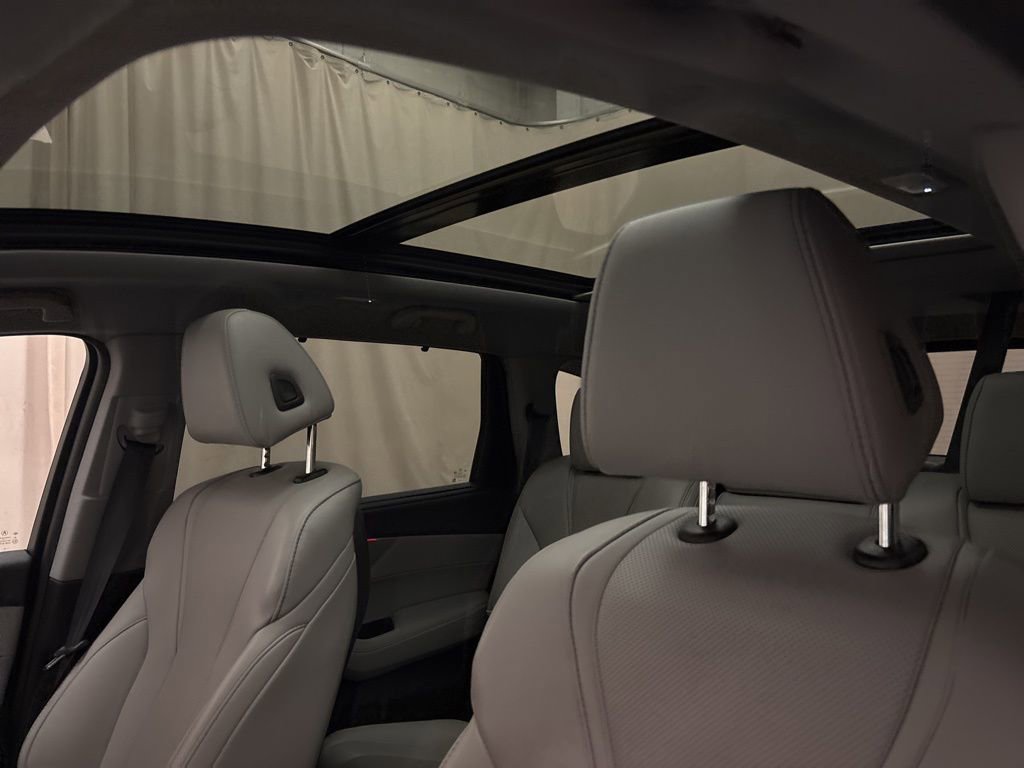 Used 2023 Acura MDX SH-AWD w/ Technology Package image 24