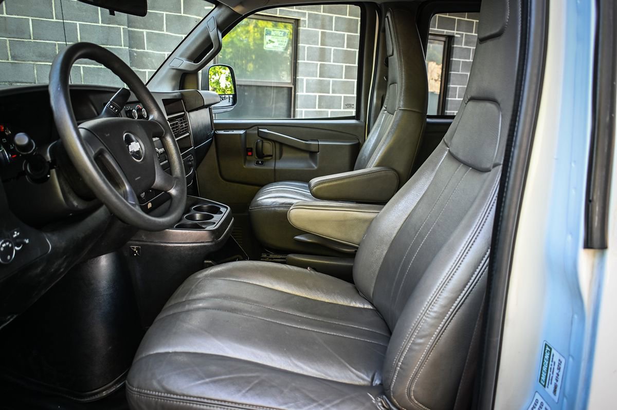 Used 2017 Chevrolet Express 2500 LS RWD image 6