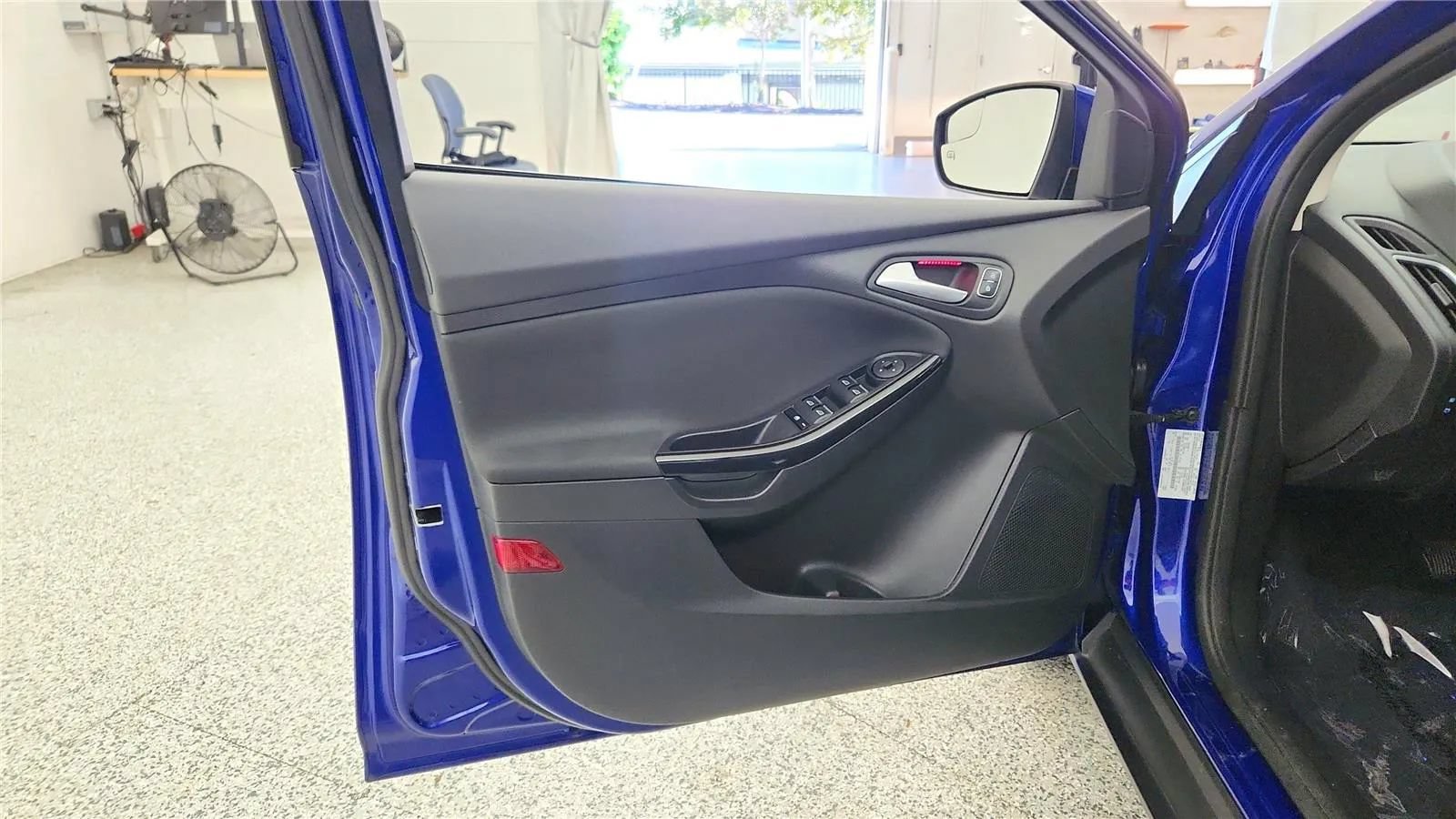 Used 2015 Ford Focus Titanium FWD image 33
