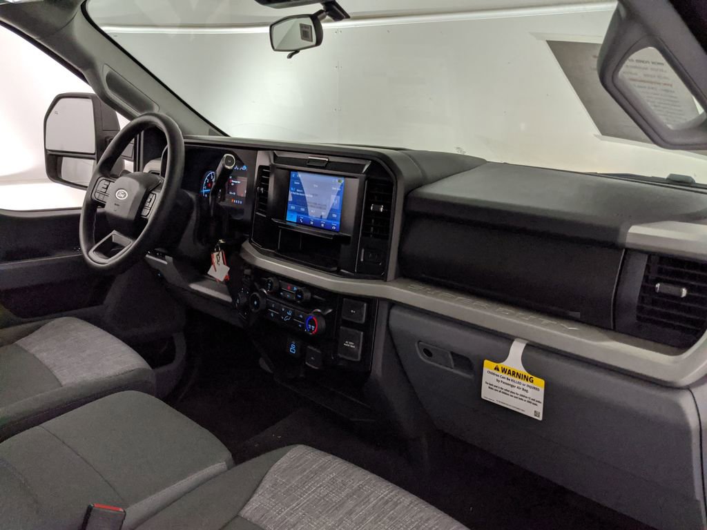 New 2025 Ford F250 XLT image 16