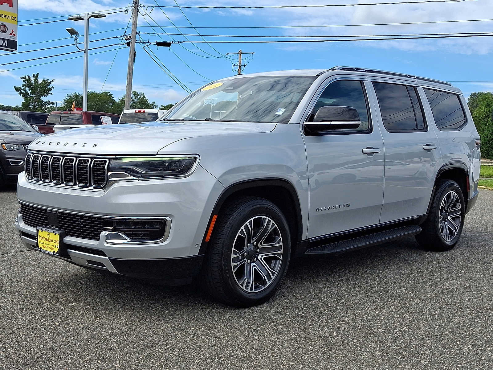 Certified 2024 Jeep Wagoneer Series II w/ Flexible Seating Group AWD/4WD image 3