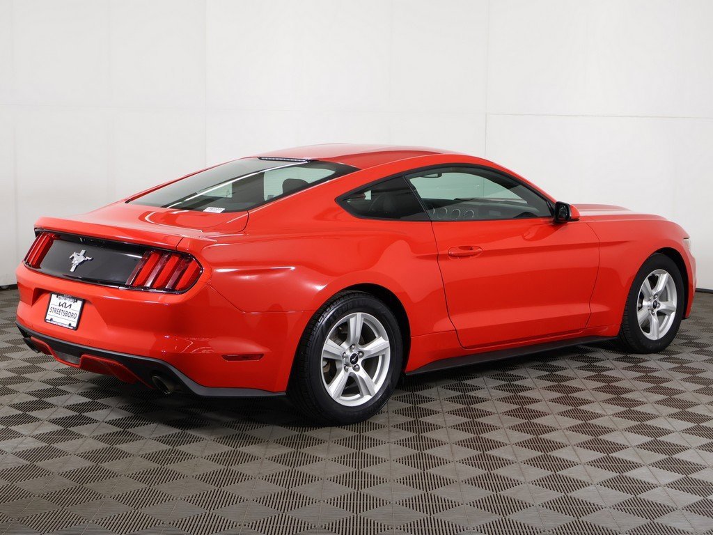 Used 2017 Ford Mustang Coupe image 7