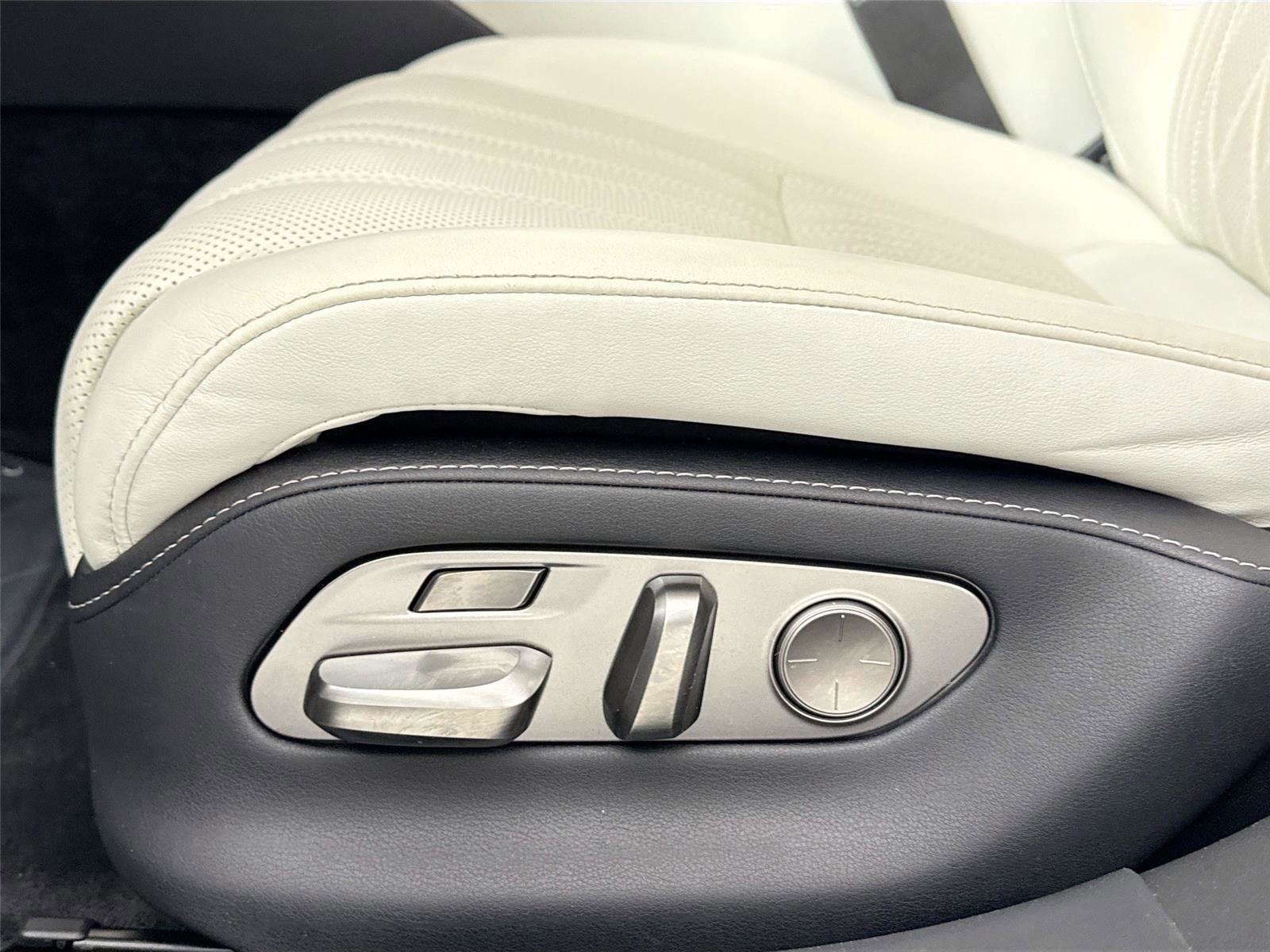 Used 2022 Lexus LS 500 RWD image 31