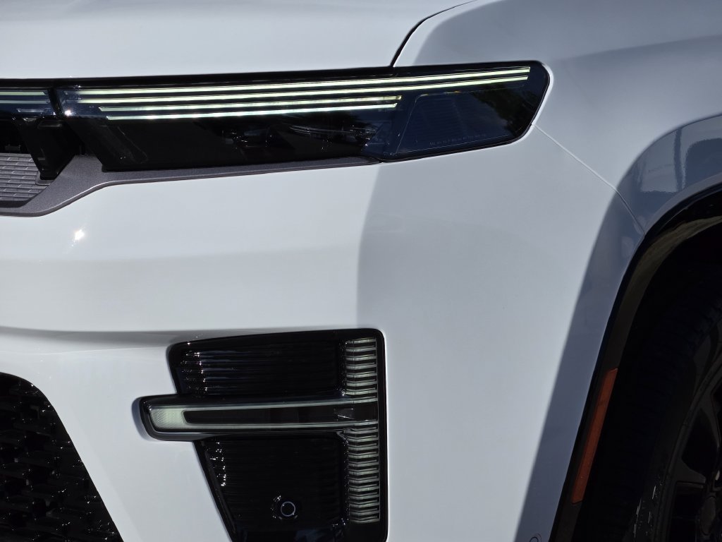 New 2026 Jeep Grand Wagoneer L Summit AWD/4WD image 5