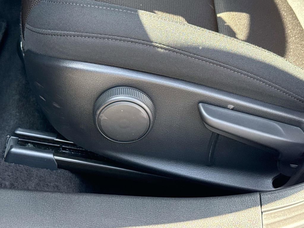 Certified 2025 MAZDA MAZDA3 s image 22