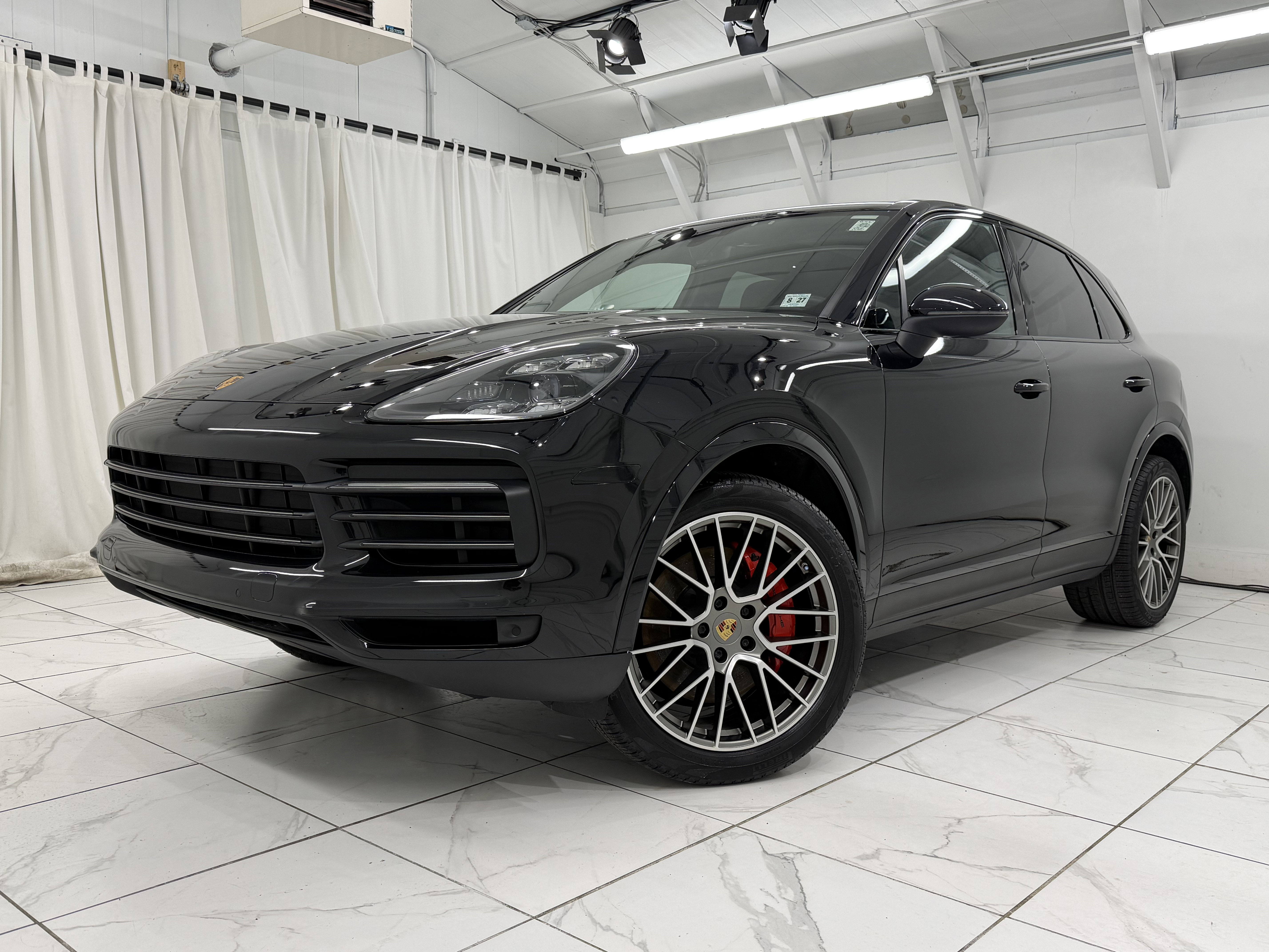 Certified 2022 Porsche Cayenne Platinum Edition image 7