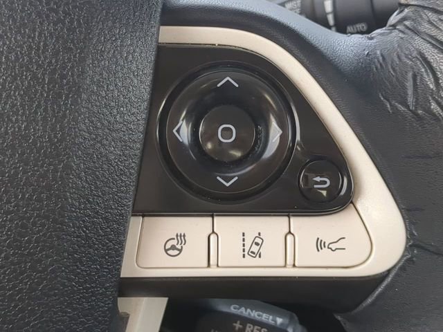 Used 2018 Toyota Prius Prime Advanced image 23