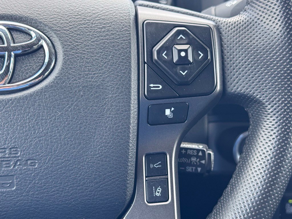 Used 2023 Toyota Tacoma TRD Off-Road w/ Technology Package AWD/4WD image 10