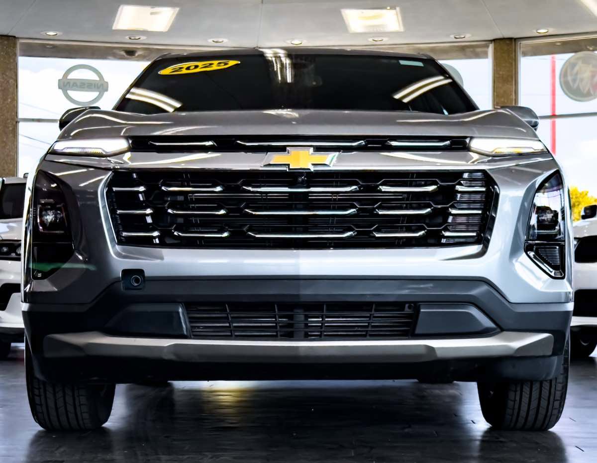 Used 2025 Chevrolet Equinox LT image 4