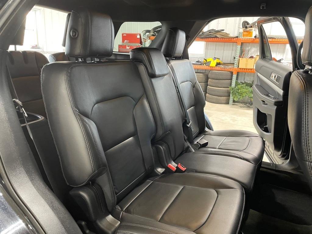 Used 2017 Ford Explorer XLT w/ Equipment Group 202A image 23