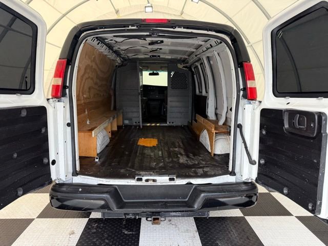 Used 2015 Chevrolet Express 2500 image 4