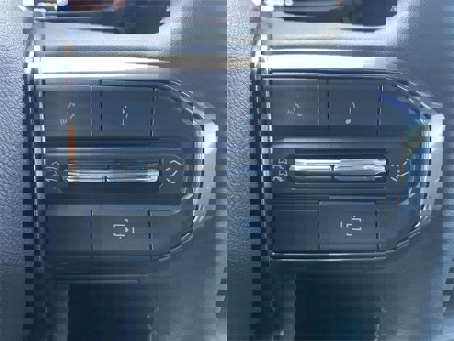 Used 2023 GMC Canyon AT4 w/ Technology Package image 14