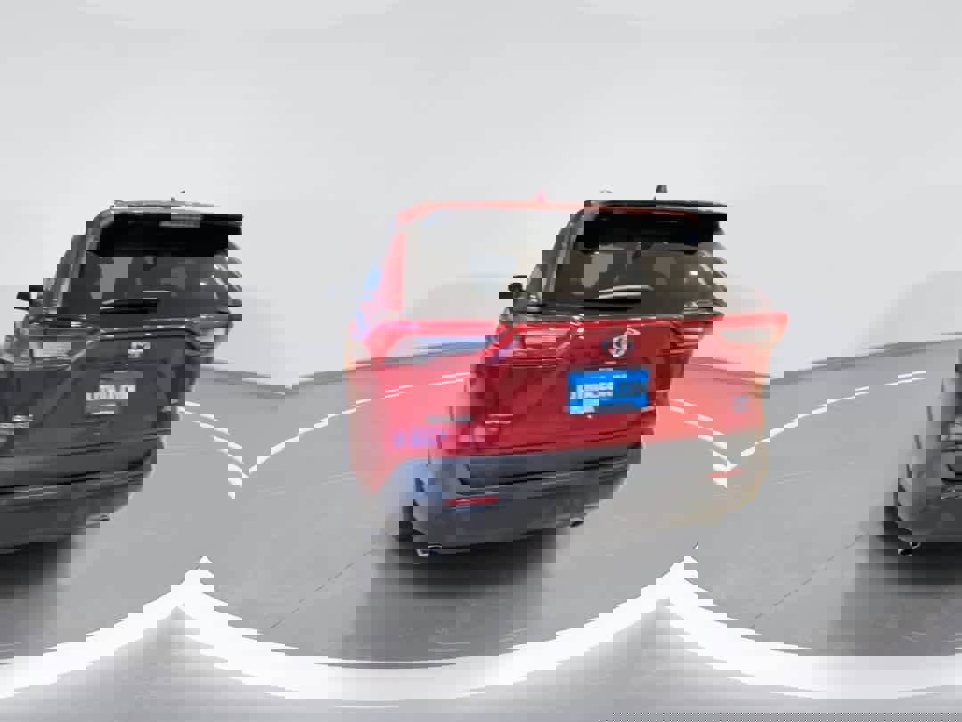 Used 2025 Toyota RAV4 XLE image 7