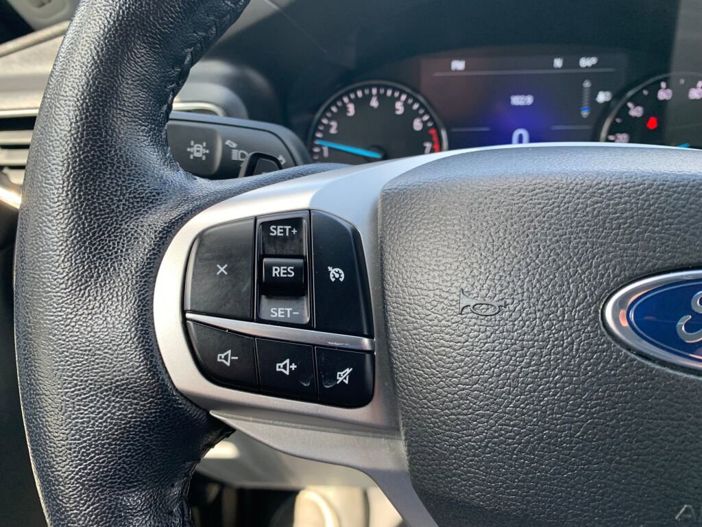 Used 2021 Ford Explorer XLT w/ Equipment Group 202A image 19