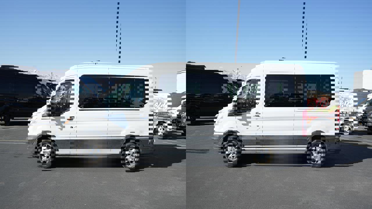 Used 2019 Ford Transit 350 XLT image 4