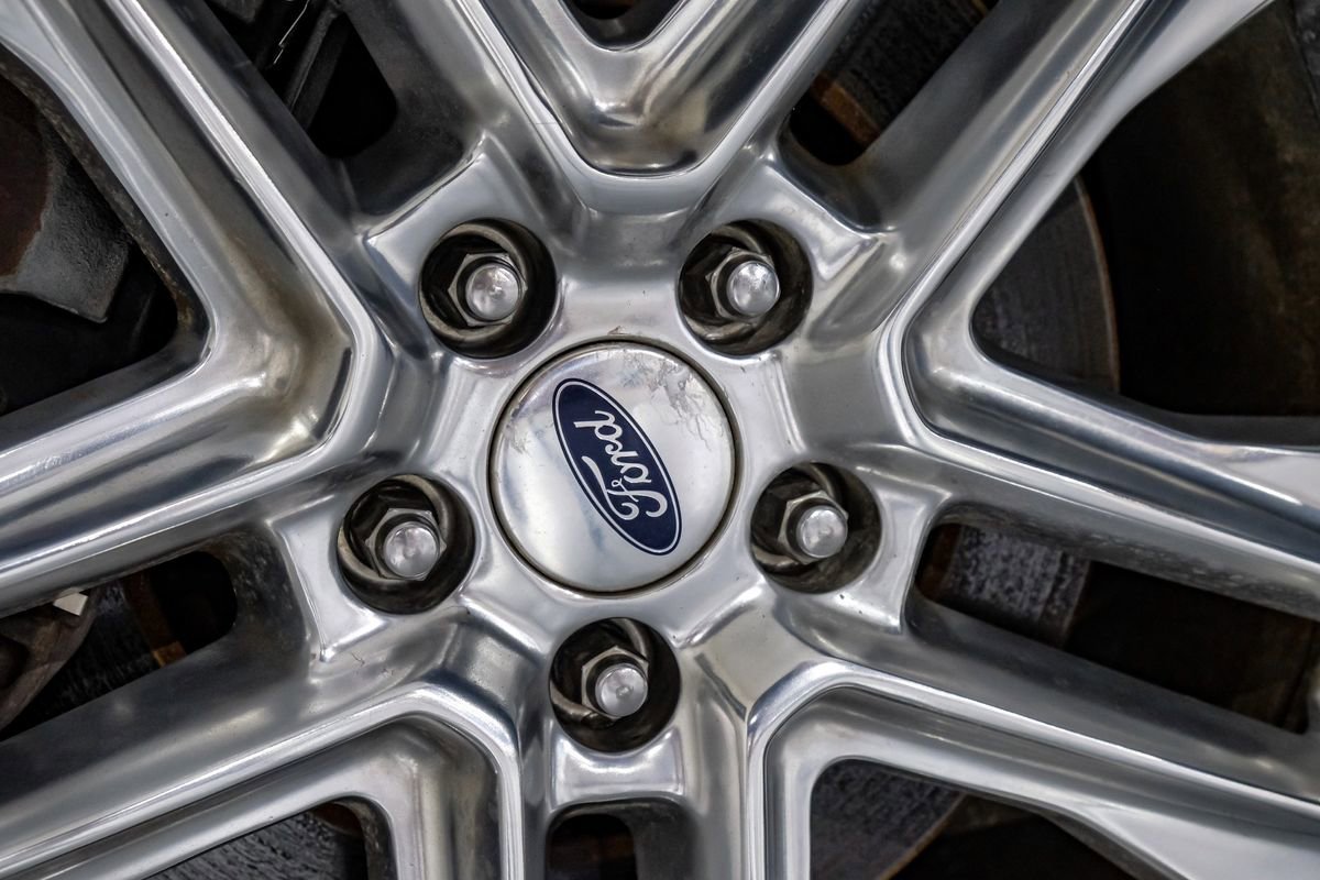 Used 2017 Ford Explorer XLT w/ Equipment Group 202A FWD image 53